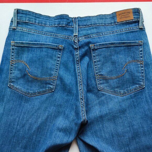 Signature by Levi Strauss jeans women's size W30L32 denim blue mid-rise straight - Picture 4 of 15